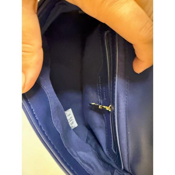 BADGLEY MISCHKA Top Handle Handbag Navy Blue Quilted with Letter Lock NWT - Picture 4 of 6